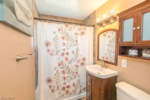 2322 Larchmont Dr, Wickliffe, OH 44092 - Photo 26