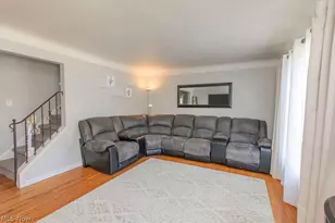 2322 Larchmont Dr, Wickliffe, OH 44092 - Photo 12