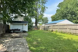 7693 Holly Dr, Mentor on the Lake, OH 44060 - Photo 8