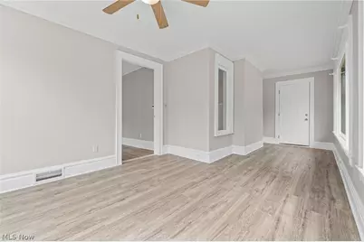 1376 Goodyear Boulevard, Akron, OH 44305 - Photo 4