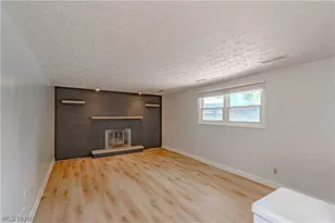 932 Richards Dr, Louisville, OH 44641 - Photo 12
