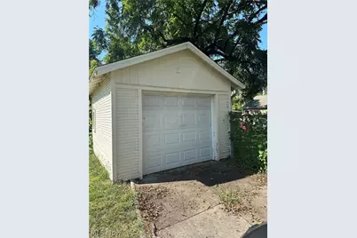 2206 25th Street SW, Akron, OH 44314 - Photo 22