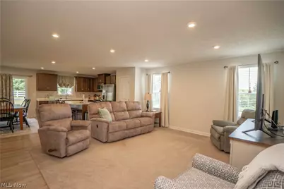 2655 Elkford Circle NE, Canton, OH 44721 - Photo 8