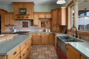 9419 Robinson Rd, Chardon, OH 44024 - Photo 16