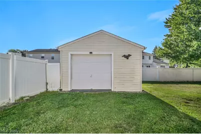153 Sonesta Avenue, Elyria, OH 44035 - Photo 42