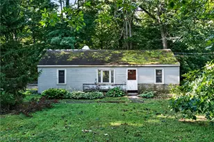2686 Mennonite Rd, Mantua, OH 44255 - Photo 16