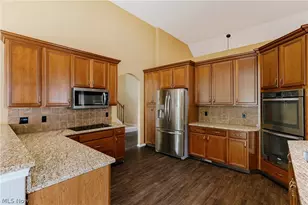 4064 Watercourse Dr, Medina, OH 44256 - Photo 10