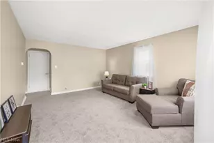 143 Conrad St, Barberton, OH 44203 - Photo 4