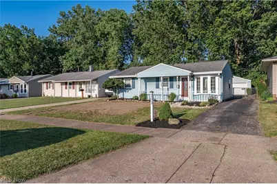 303 Erieview Boulevard, Sheffield Lake, OH 44054 - Photo 36