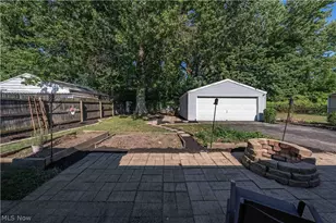 303 Erieview Blvd, Sheffield Lake, OH 44054 - Photo 32