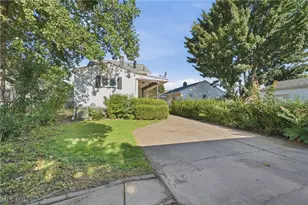 1228 Concord Ave SW, Canton, OH 44710 - Photo 6