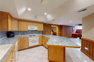 11205 Hampton Ridge Dr, Chardon, OH 44024 - Photo 30
