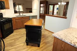 138 Loyola Dr, Elyria, OH 44035 - Photo 10