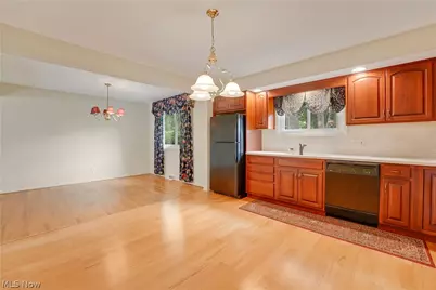 4880 Maple Hill Drive, Green Hills, OH 44131 - Photo 6