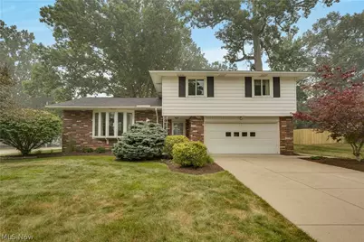 4880 Maple Hill Drive, Green Hills, OH 44131 - Photo 2
