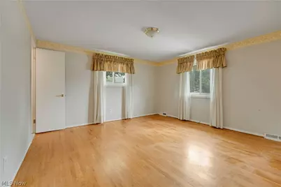 4880 Maple Hill Drive, Green Hills, OH 44131 - Photo 18