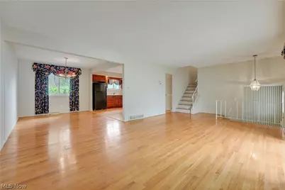 4880 Maple Hill Drive, Green Hills, OH 44131 - Photo 10