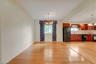 4880 Maple Hill Dr, Green Hills, OH 44131 - Photo 10