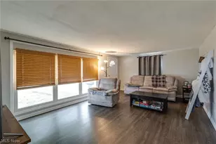 1425 Colonial Blvd NE, Canton, OH 44714 - Photo 4
