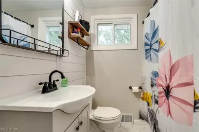 1425 Colonial Boulevard NE, Canton, OH 44714 - Photo 12