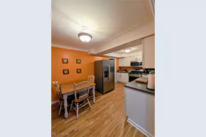 19219 Lomond Boulevard, Huber Heights, OH 44122 - Photo 8