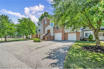 356 Village Pointe Drive #C, Akron, OH 44313 - Photo 2