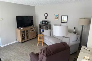 2143 Greenway Dr, Uniontown, OH 44685 - Photo 6