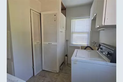 1301 Hulett Avenue, Eastlake, OH 44095 - Photo 10