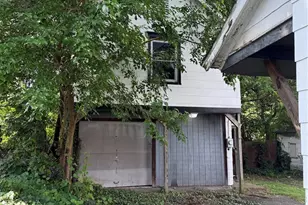 338 E Thornton St, Akron, OH 44311 - Photo 2