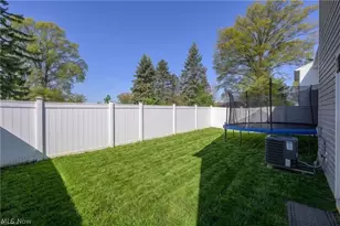 460 Auld Farm Cir, Akron, OH 44320 - Photo 4