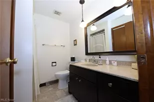 364 Country Club Blvd, Weirton, WV 26062 - Photo 24