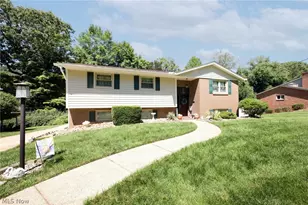 364 Country Club Blvd, Weirton, WV 26062 - Photo 2