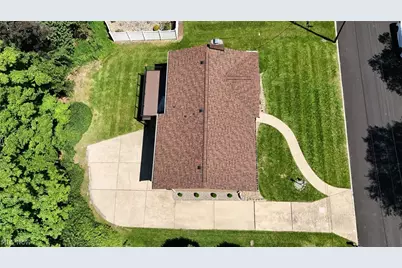 364 Country Club Blvd, Weirton, WV 26062 - Photo 6