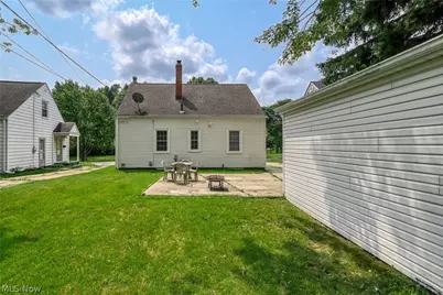2751 Valley Road, Cuyahoga Falls, OH 44223 - Photo 28