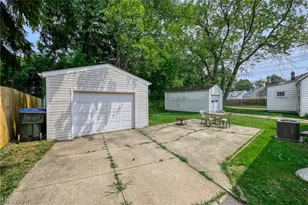 2751 Valley Rd, Cuyahoga Falls, OH 44223 - Photo 30
