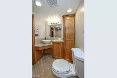 2751 Valley Road, Cuyahoga Falls, OH 44223 - Photo 22