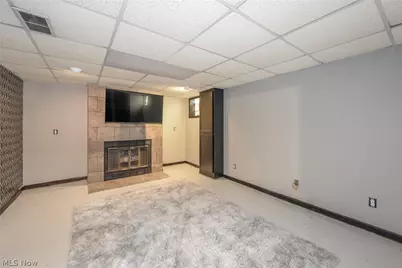2751 Valley Road, Cuyahoga Falls, OH 44223 - Photo 20