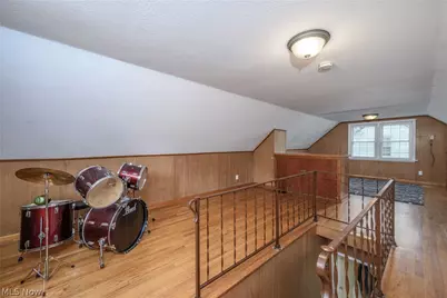 2751 Valley Road, Cuyahoga Falls, OH 44223 - Photo 16