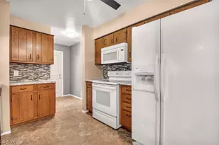 379 Ridgewood Dr, Eastlake, OH 44095 - Photo 12