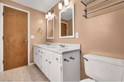 379 Ridgewood Drive, Eastlake, OH 44095 - Photo 24