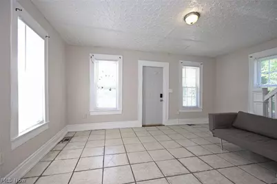 519 Wellington Avenue, Akron, OH 44305 - Photo 2