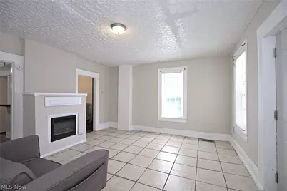 519 Wellington Avenue, Akron, OH 44305 - Photo 4