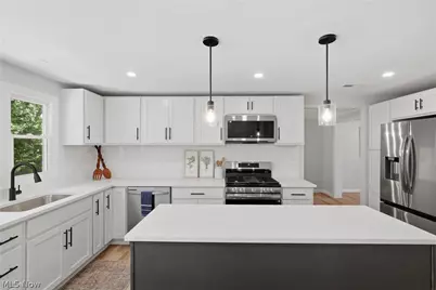 7090 Euclid Chardon Road, Kirtland, OH 44094 - Photo 8