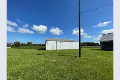 8279 Baumhart Road, Vermilion, OH 44089 - Photo 6