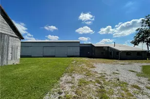 8279 Baumhart Rd, Vermilion, OH 44089 - Photo 10
