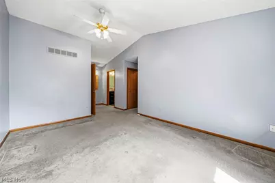 10182 Mulberry Road, Chardon, OH 44024 - Photo 18