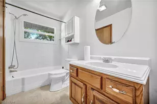 4805 Mapleview Dr, Vermilion, OH 44089 - Photo 4