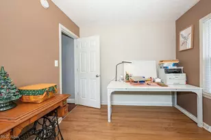 3129 S Medina Line Rd, Norton, OH 44203 - Photo 8