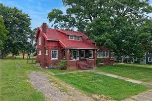412 Oakwood Dr, Cadiz, OH 43907 - Photo 2