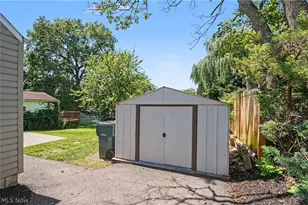 2554 23rd St, Cuyahoga Falls, OH 44223 - Photo 30